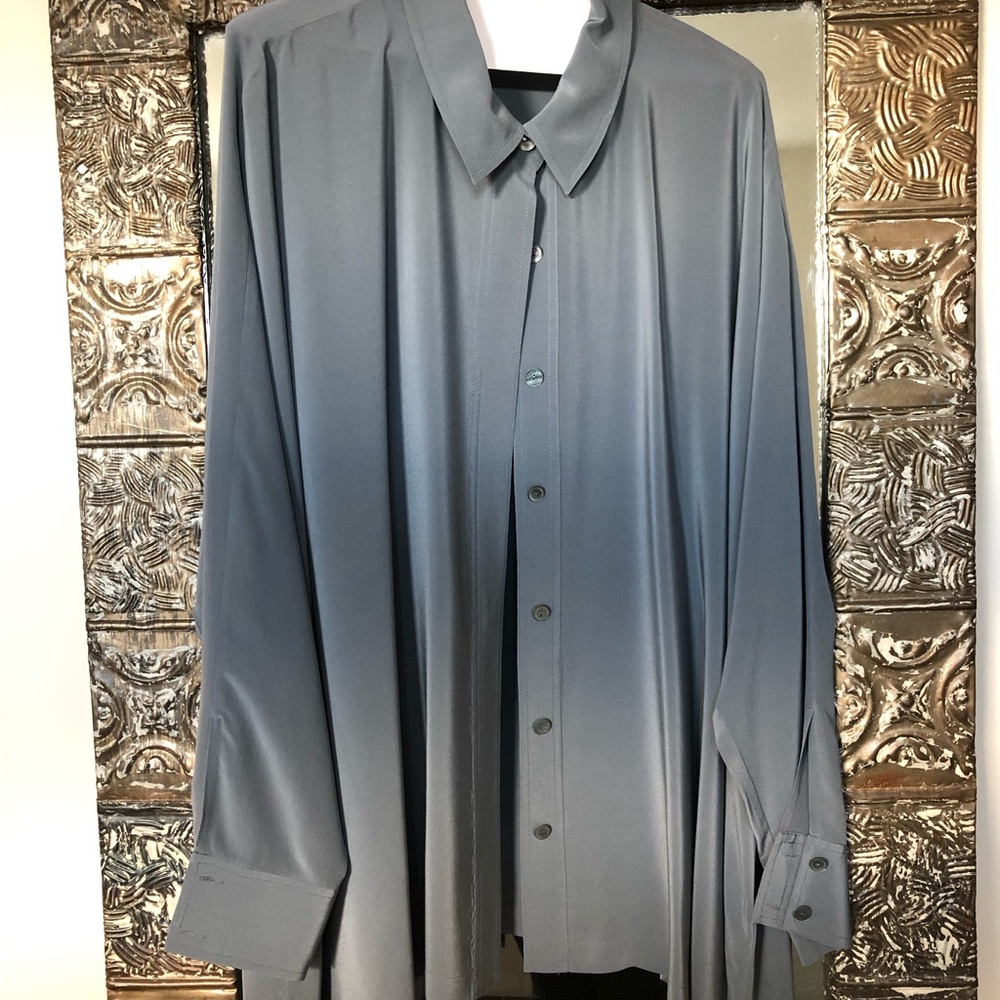 Eileen Fisher 2X silk blouse with shark bite hem